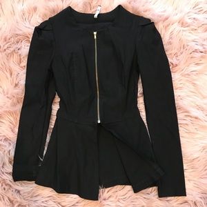 Black peplum blazer🖤